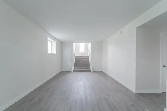 FOR RENT in WENDOVER - 2 BEDROOM - Photo 3