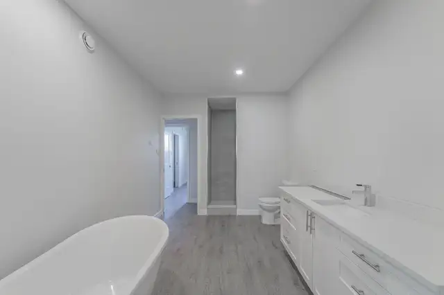 FOR RENT in WENDOVER - 2 BEDROOM - Photo 9