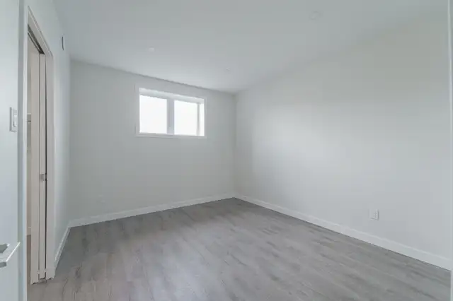 FOR RENT in WENDOVER - 2 BEDROOM - Photo 11