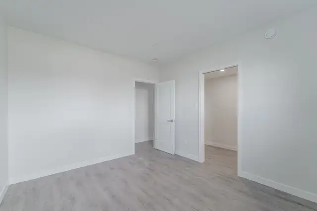 FOR RENT in WENDOVER - 2 BEDROOM - Photo 12