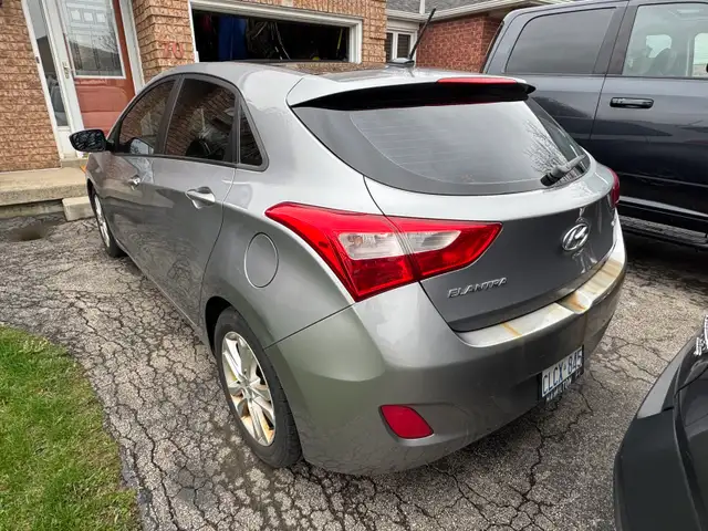 2013 Elantra GT - 6 speed MT - Photo 2