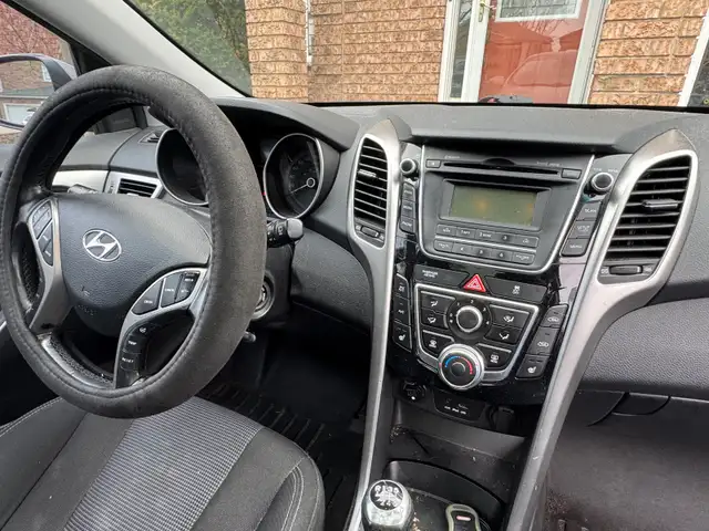 2013 Elantra GT - 6 speed MT - Photo 5