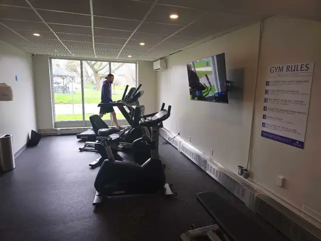 2 bedroom $1900 - Photo 3