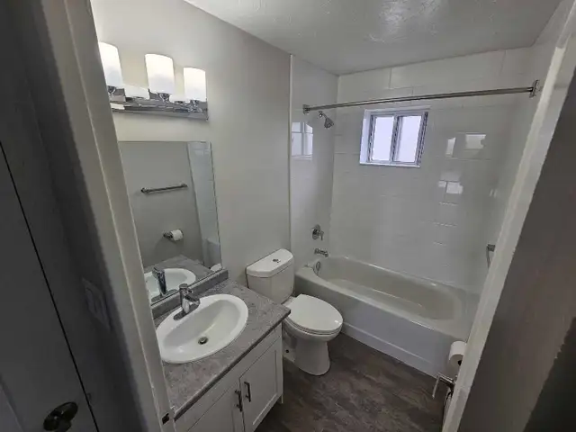 2 bedroom $1900 - Photo 4