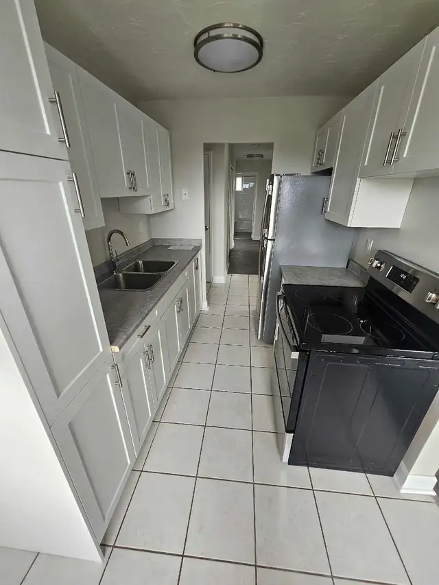 2 bedroom $1900 - Photo 5