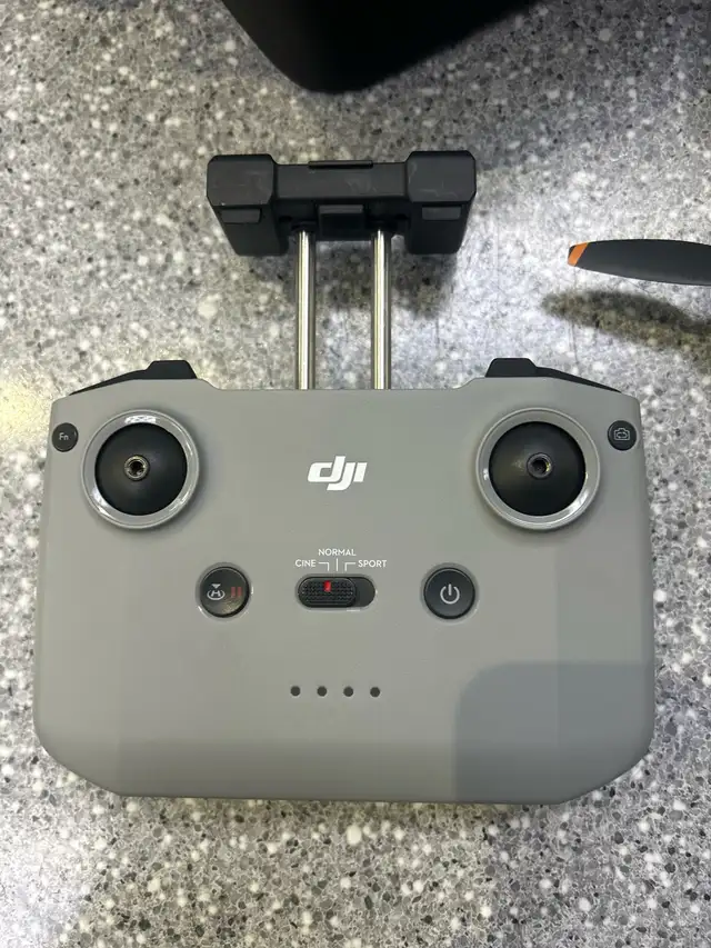 DJI Mini 2 With 3 Batteries Charger And Bag - Photo 3