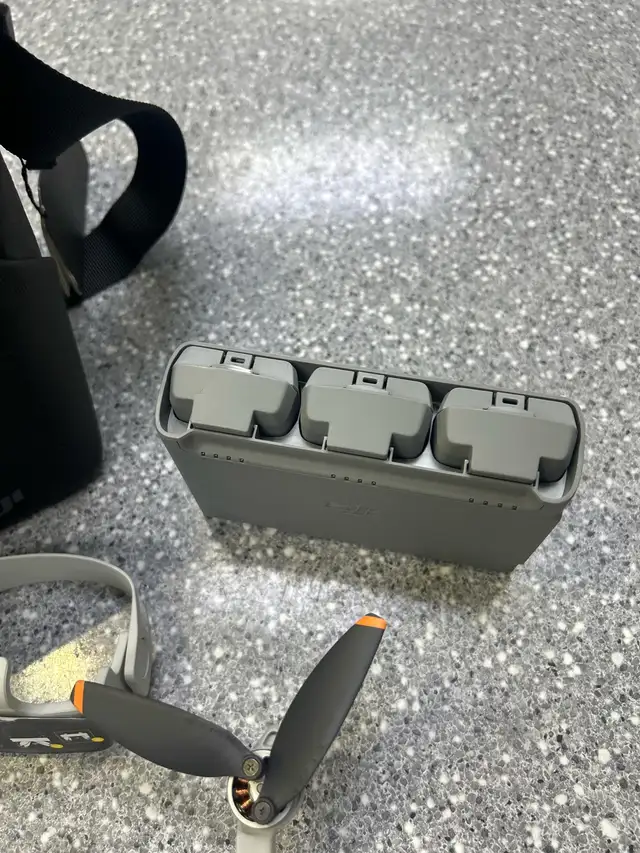 DJI Mini 2 With 3 Batteries Charger And Bag - Photo 4