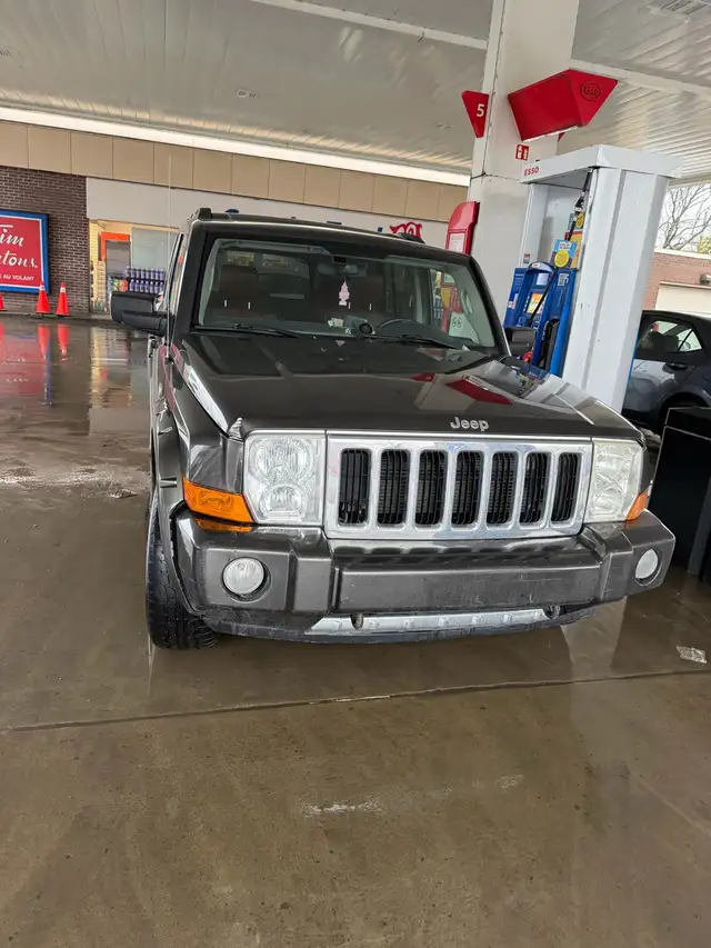 JEEP COMMANDER 2006 V8 Hemi 5.7 low mileage!!