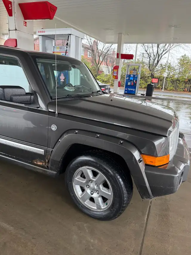 JEEP COMMANDER 2006 V8 Hemi 5.7 low mileage!! - Photo 3