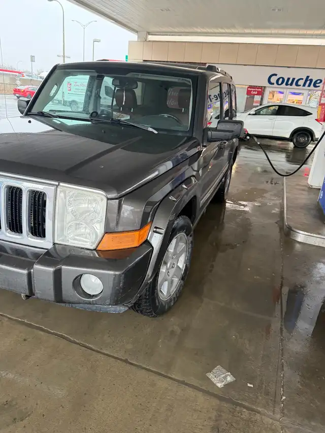 JEEP COMMANDER 2006 V8 Hemi 5.7 low mileage!! - Photo 4