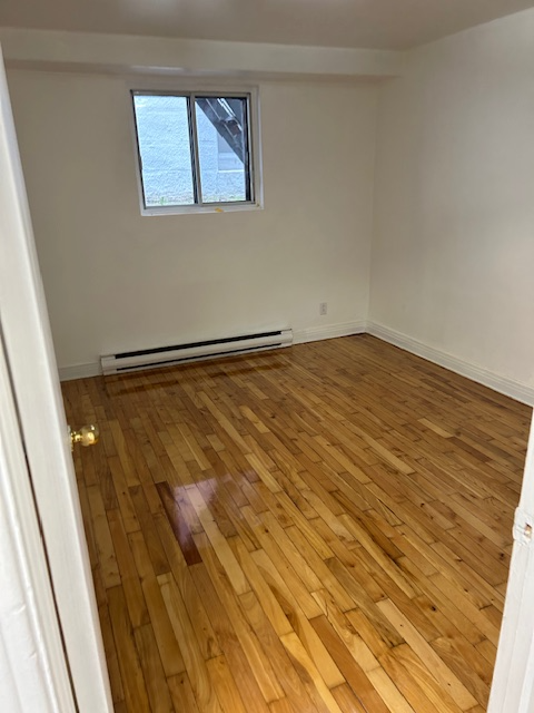 Ahuntsic-Chabanel-Grand 3 1⁄2 demi s/sol avec SALLE D’ENTREPOSAG - Photo 5