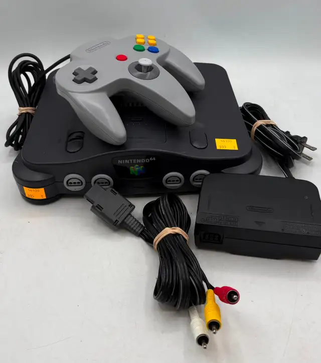 Nintendo N64 Complete with Controller ( Model: NUS-001 )