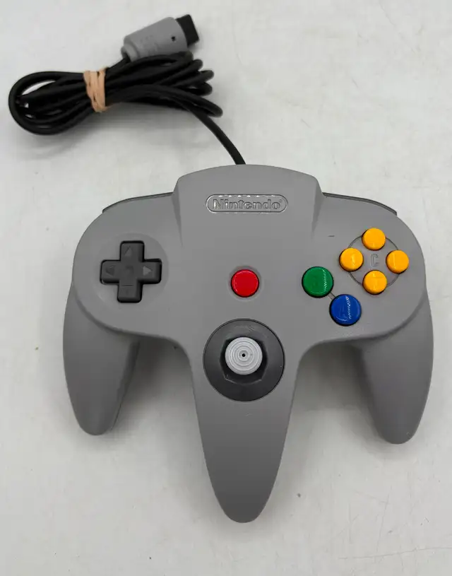 Nintendo N64 Complete with Controller ( Model: NUS-001 ) - Photo 4