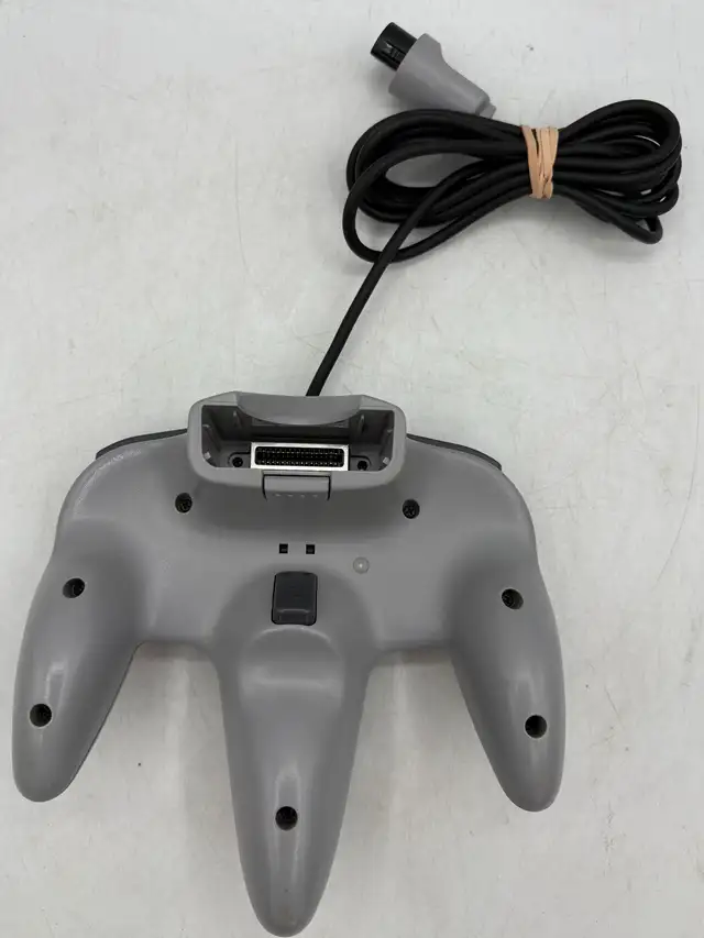 Nintendo N64 Complete with Controller ( Model: NUS-001 ) - Photo 5