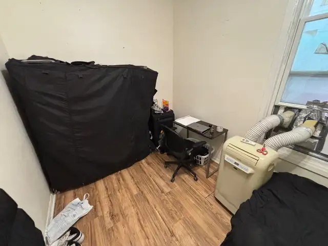 Furnished 3 bed student Apartment for rent near UofT and TMU - Photo 7