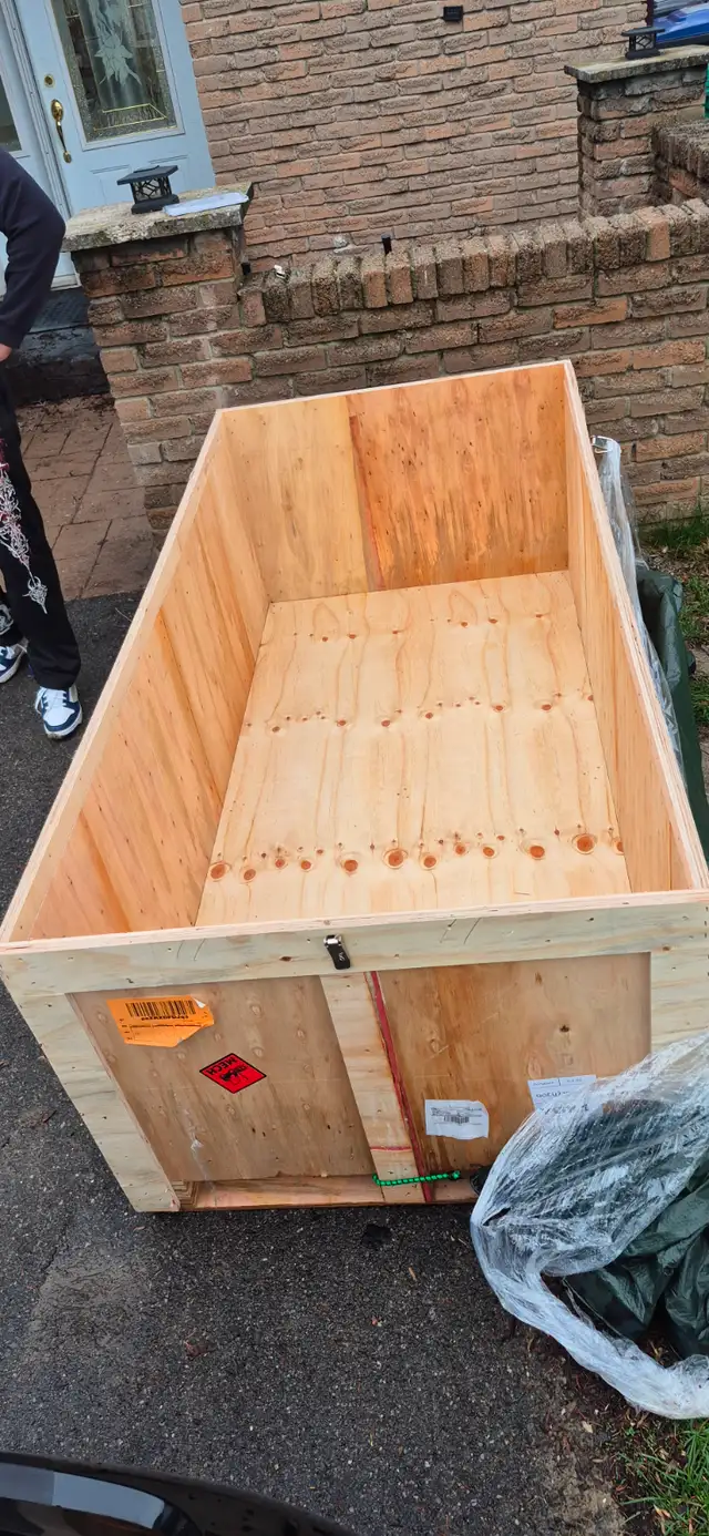 Shipping Crate free pickup. - Photo 2