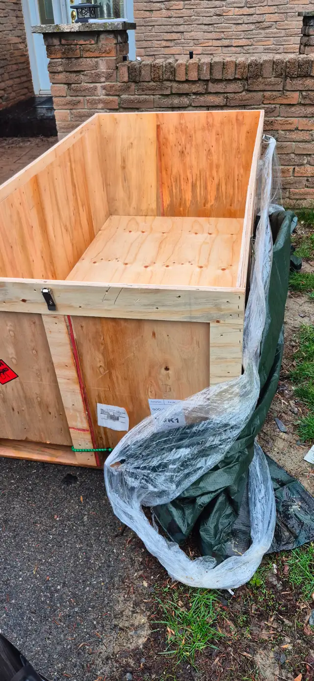 Shipping Crate free pickup. - Photo 3