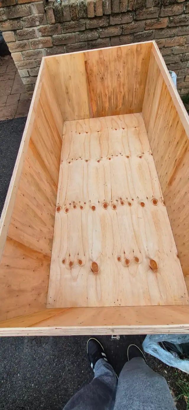 Shipping Crate free pickup. - Photo 4