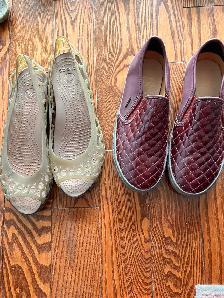 2 paires de chaussures pour fille. Âge  10-12 ans presque neuves