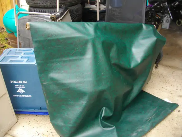 roll of 8 feet by 4 feet green camo vinal - Photo 2