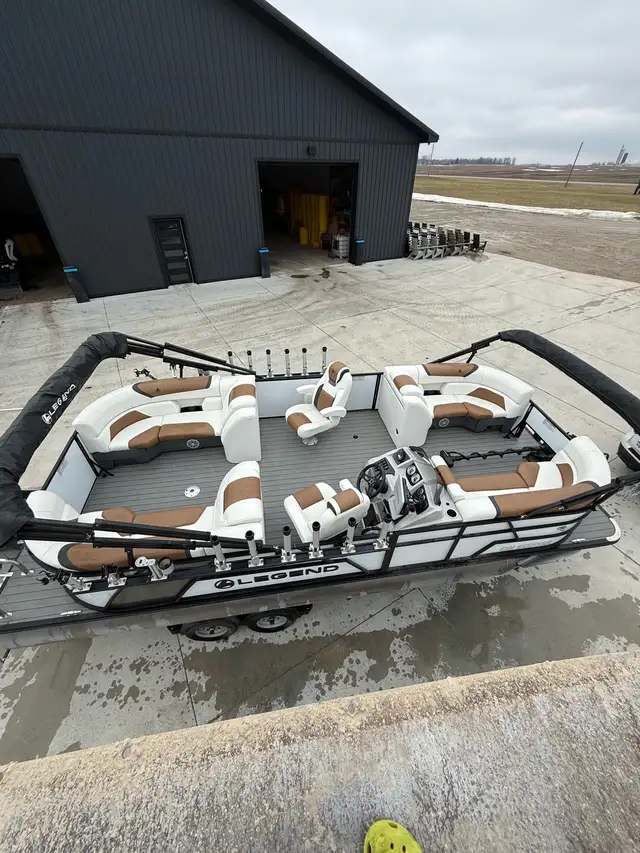 2023 Legend E-Series 23 Lounge Sport Pro Pontoon – Loaded