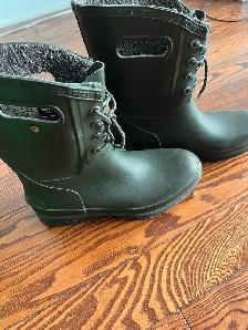 Bottes hiver pour femmes BOGS presque neuves size 9