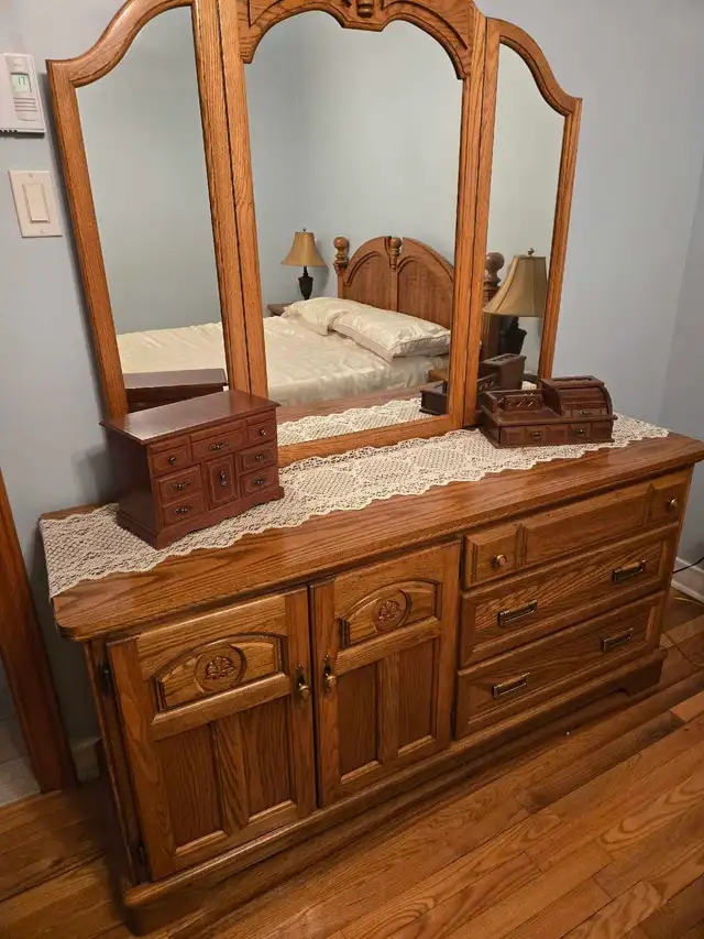 Bedroom Set - Photo 2