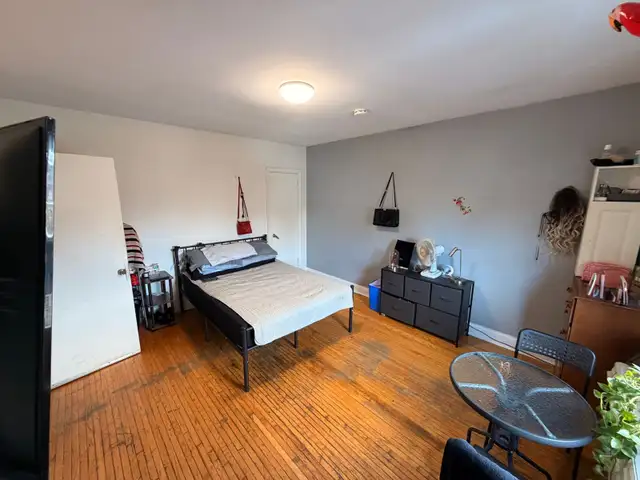 4-Bedroom Apartment for Rent – Eglinton & Dufferin - Photo 7