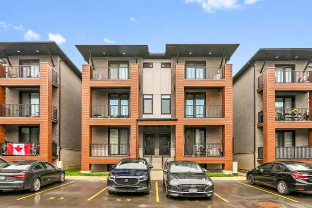 2 Beds 2.5 Baths Townhouse