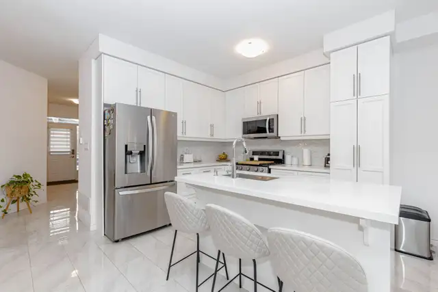 Beautiful  Detached Home For Sale in Brantford - Photo 5