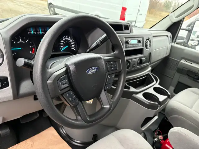 2025 Ford E-450 16' CUBE VAN LOADED 'POWER LIFT' 34K $AVE 30K - Photo 5