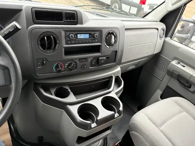 2025 Ford E-450 16' CUBE VAN LOADED 'POWER LIFT' 34K $AVE 30K - Photo 12