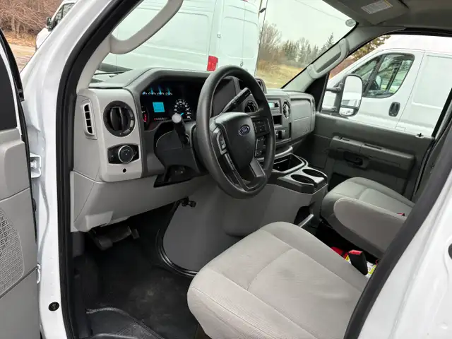 2025 Ford E-450 16' CUBE VAN LOADED 'POWER LIFT' 34K $AVE 30K - Photo 16
