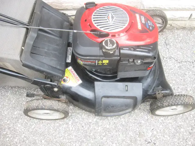 21 INCH CRAFTSMAN 6.5 H/P PUSH MOWER WITH BAGGER - Photo 4
