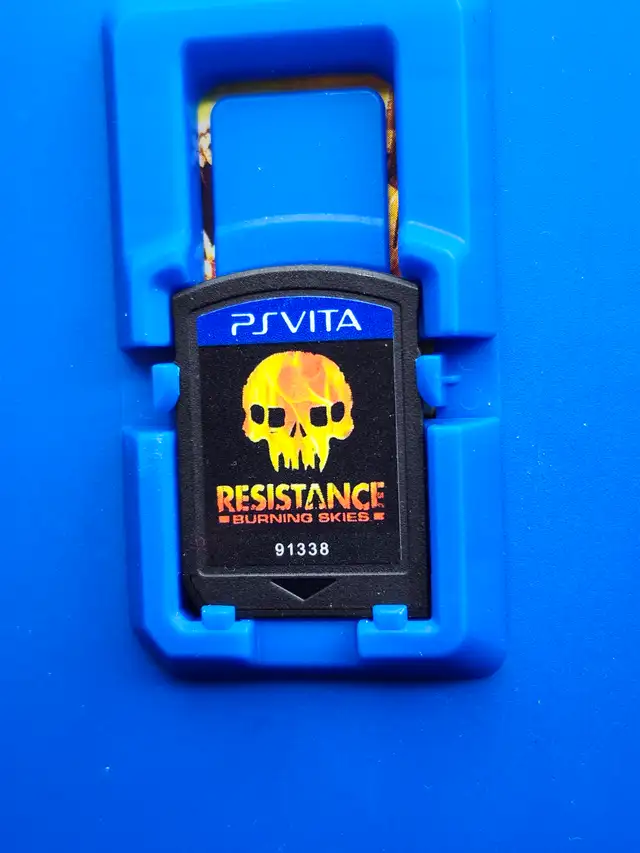 Resistance: Burning Skies - In Case - PS Vita (#2892) - Photo 3