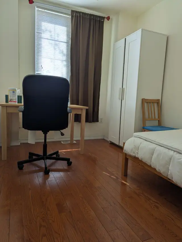 Cozy Bright Room Private Bath Parking @York University Village - Photo 5