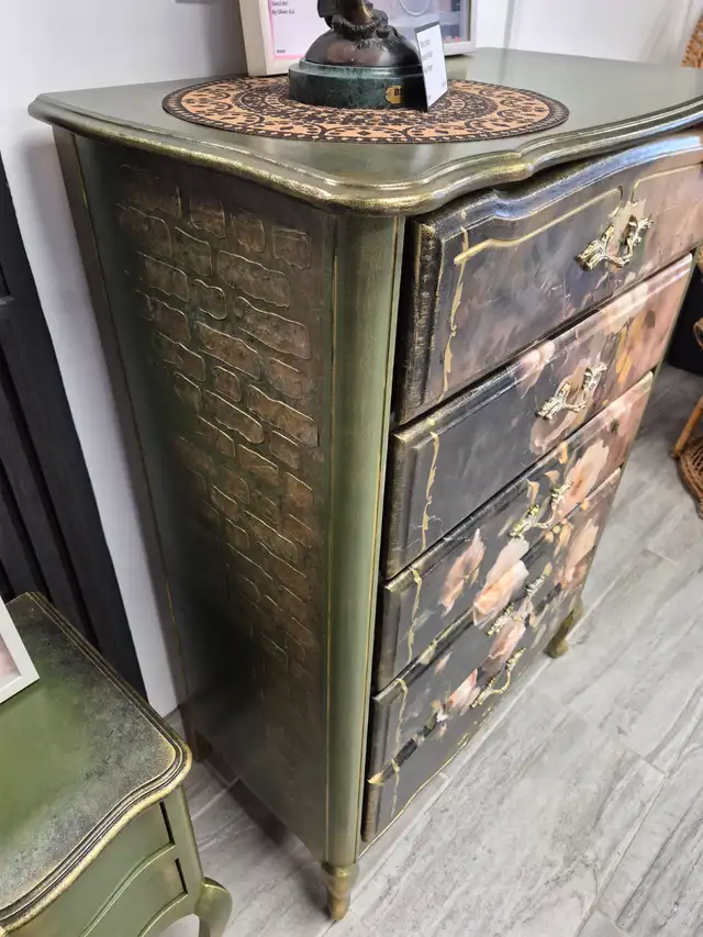 5 DRAWER FLORAL DRESSER - Photo 4