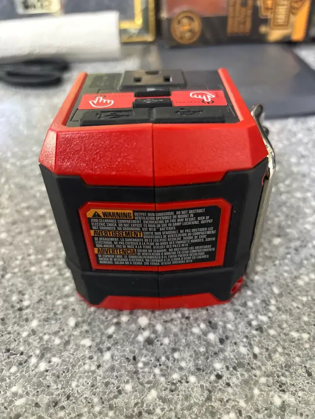 Milwaukee 2846 18V Top off power supply - Photo 4