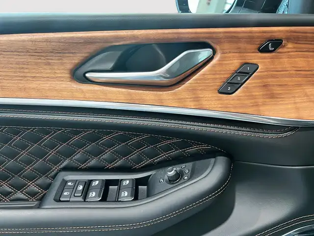 2025 Jeep Grand Cherokee L Summit Reserve 4x4 - Photo 11