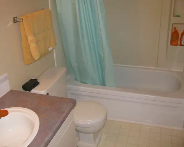 Furnished Room in Sylvan Lake Looking for Mature Roommate. - Photo 6