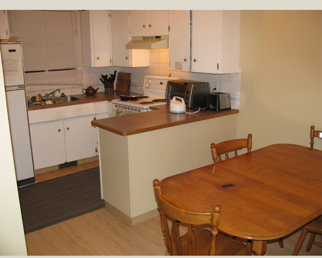 Furnished Room in Sylvan Lake Looking for Mature Roommate. - Photo 7