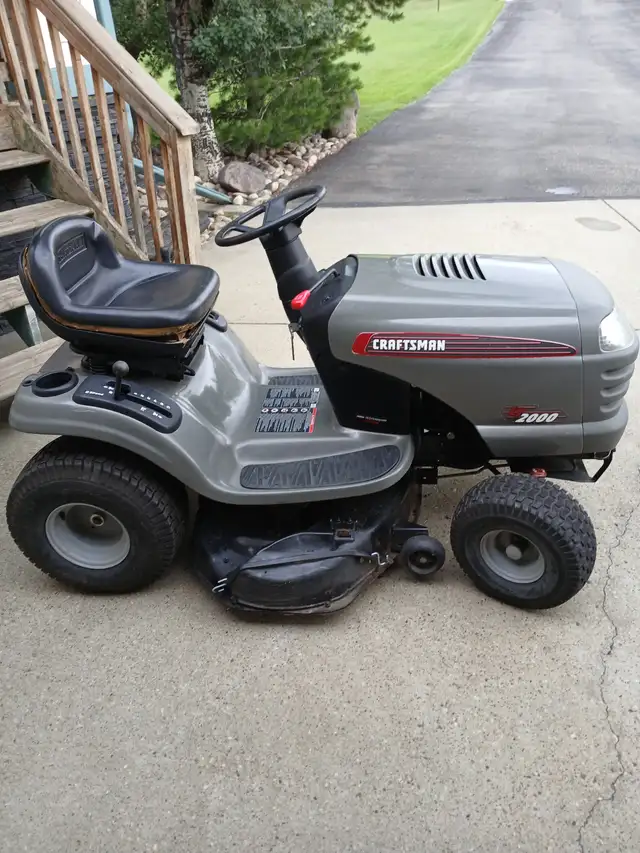 Sears Craftsman 42 Inch Lawn Tractor