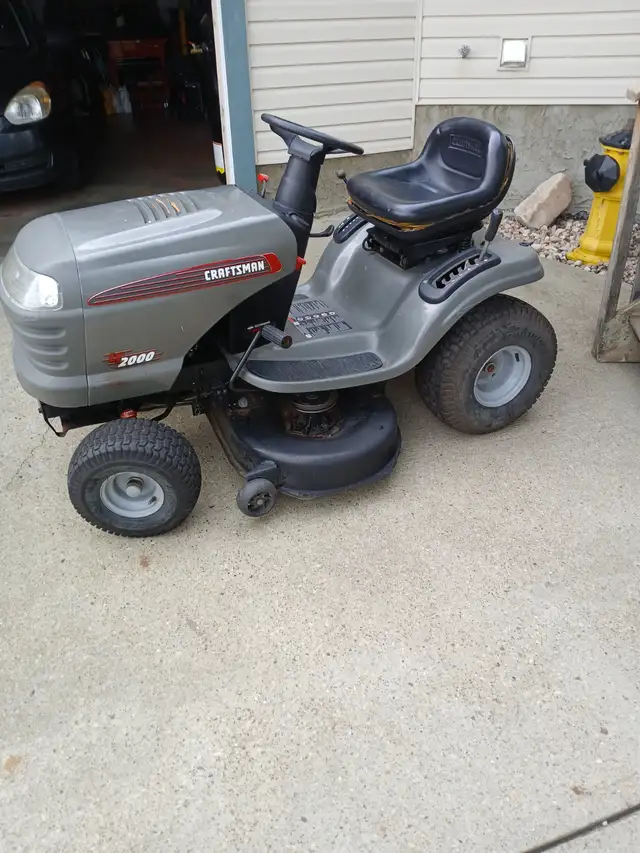 Sears Craftsman 42 Inch Lawn Tractor - Photo 5