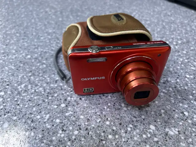 Olympus VG-160 14MP Digital Camera - Photo 2