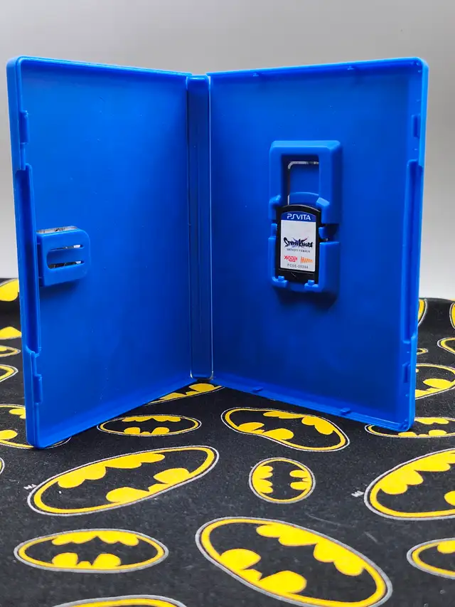 Senran Kagura: Shinovi Versus - In Case - PS Vita (#2898) - Photo 2