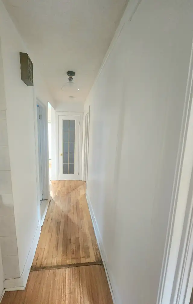 4 1/2 Parking  Hydro - Photo 3