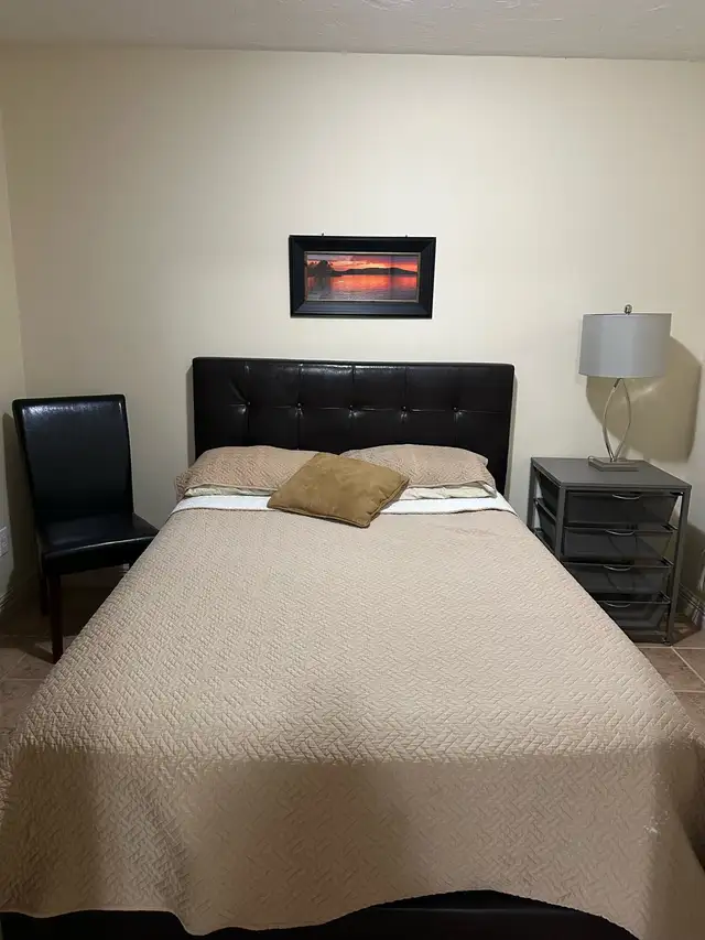 Room Rental - Photo 10