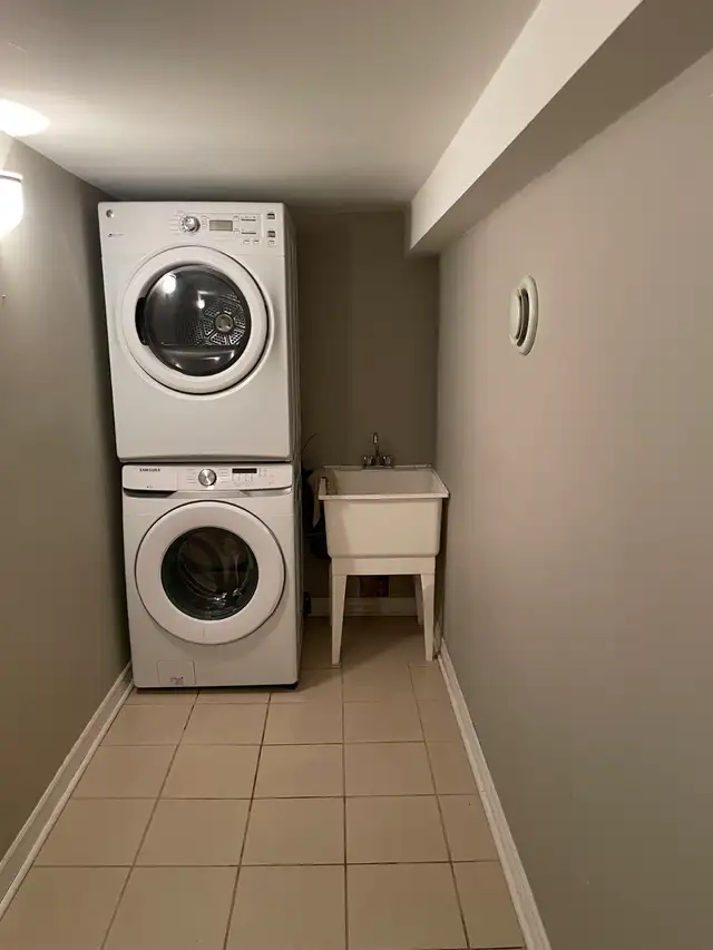 Newmarket Seperate entrance walkout basement for rent - Photo 9