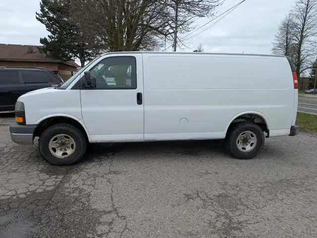 2009 GMC Savana 2500 CARGO 'Holy COW' Certified FREE 6M warranty - Photo 4