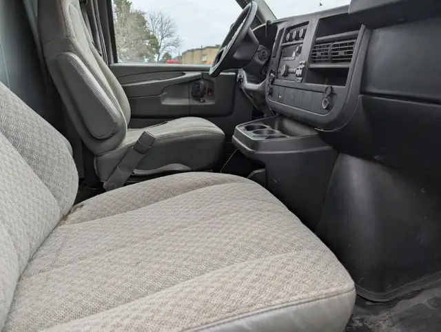 2009 GMC Savana 2500 CARGO 'Holy COW' Certified FREE 6M warranty - Photo 5